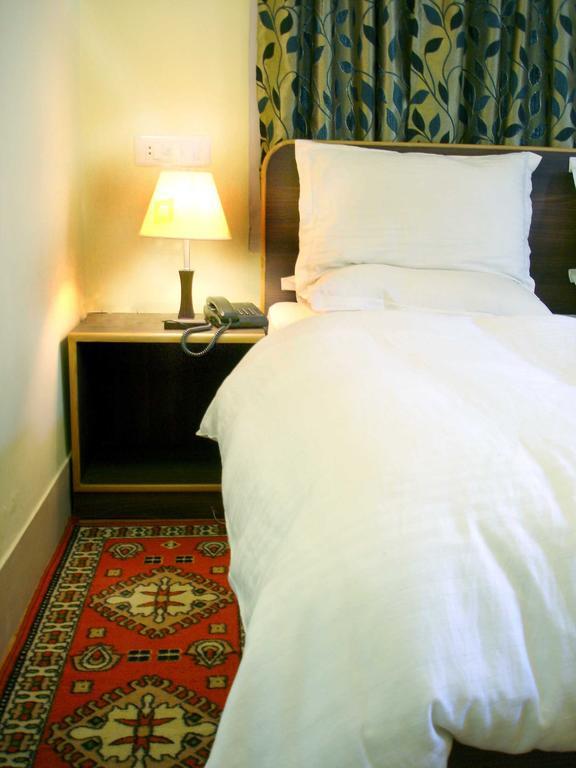 Ikraam Inn Bed & Breakfast Srīnagar Kamer foto